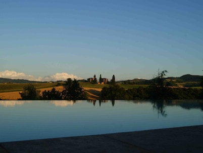 Swimming pool, wellness and relax in the hills of Bologna