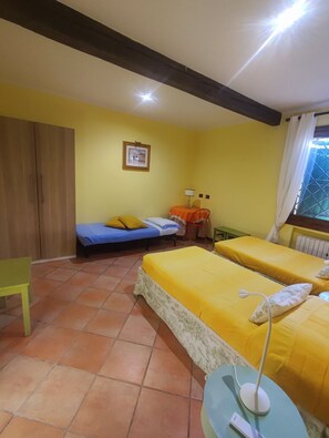 2 soverom, strykejern/-brett, wi-fi (inkludert) og sengetøy