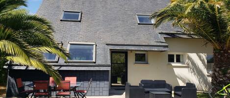 屋外ダイニングエリア