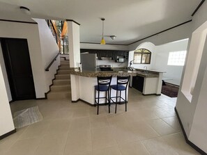 Fridge, microwave, oven, stovetop - Family oriented house just steps to the beach (Jacó)