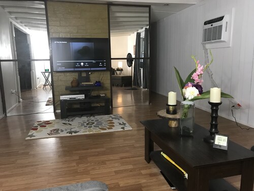 Romantic / Family Gateway near Lake