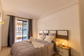 1 dormitorio, tabla de planchar con plancha, cuna de viaje y wifi gratis