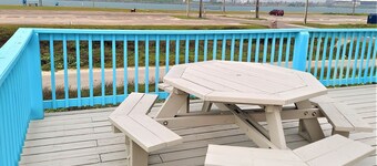 Classic octagon house with excellent beach and jetty views!
