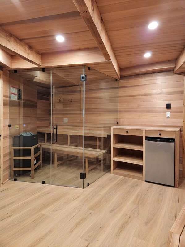 Sauna - Updated Truckee mountain home (Truckee)