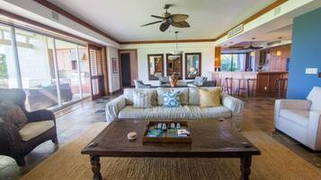 House, 3 Bedrooms | Living room