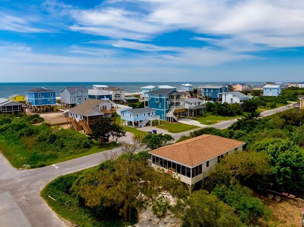 Exterior - A Carolina Dream / 117 SE 55th Street - Coastal Vacation Resorts (Oak Island)