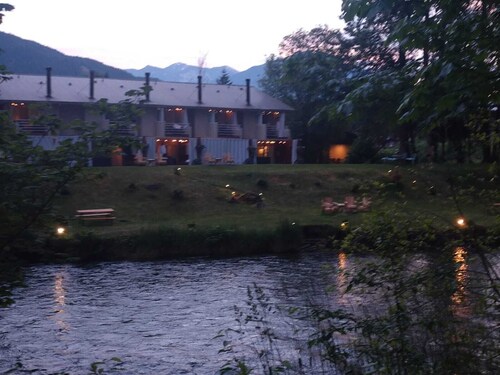 Moon River Suites Wedding Party Lodging on River