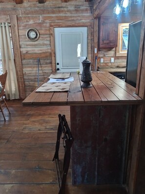 Dining - Hoot Nanny's Cabin on Mossy Creek (Cleveland)