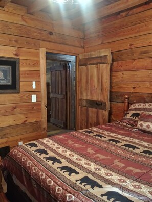 Room - Hoot Nanny's Cabin on Mossy Creek (Cleveland)