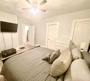 1 chambre, fer et planche à repasser, Wi-Fi, literie fournie