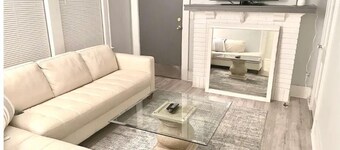 Beautiful 1B/1B in Southwest Atlanta.