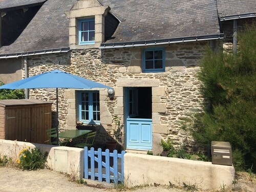 Fisherman's house 50 m from the sea