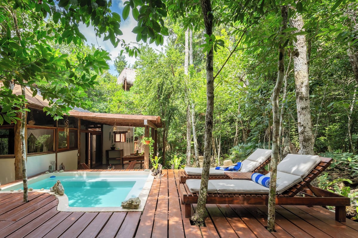 Jungle Villa Pepem | 1 bedroom, premium bedding, in-room safe, individually decorated