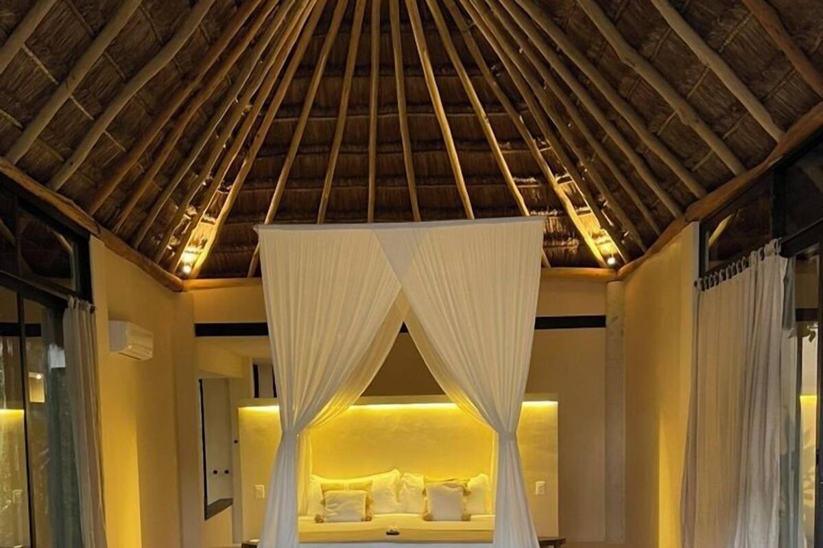 Deluxe House | Premium bedding, in-room safe, WiFi (free), bed sheets