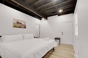 1 bedroom, desk, iron/ironing board, WiFi