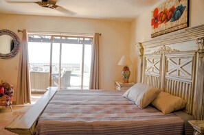 4 bedrooms, iron/ironing board, travel crib, free WiFi - Amazing Views, Gated Community and Private Pool! (Cabo San Lucas)