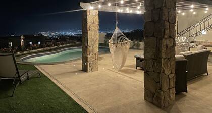Amazing Views, Gated Community and Private Pool!