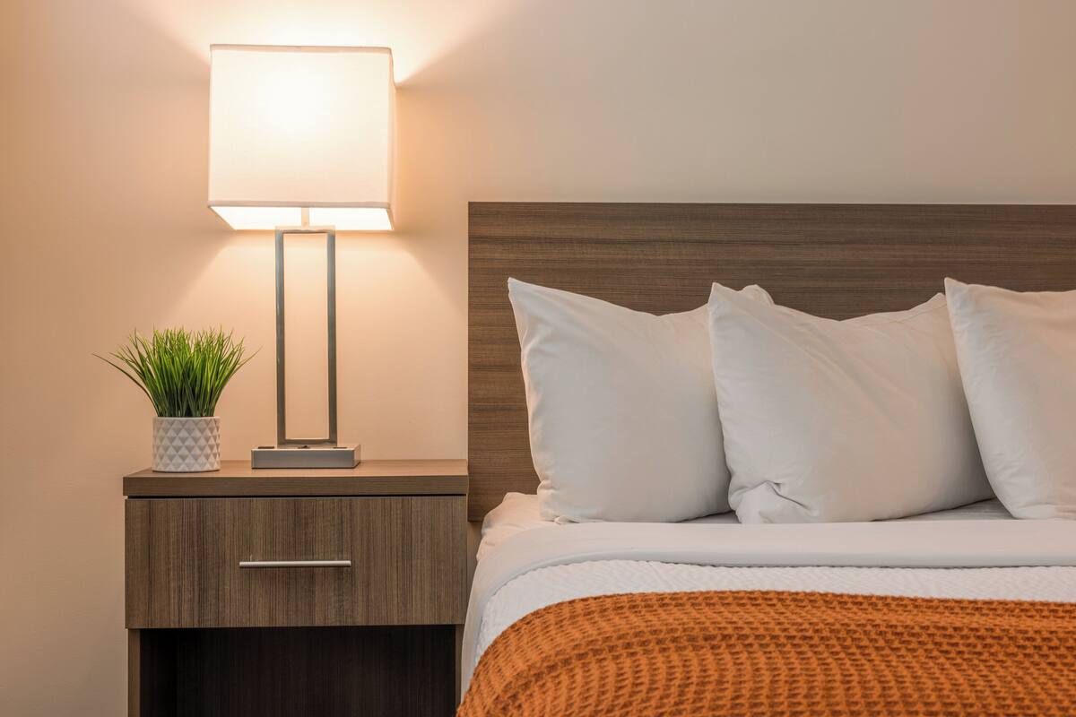 superior room, 1 king bed, roll-in shower | 1 bedroom, premium bedding, desk, laptop workspace