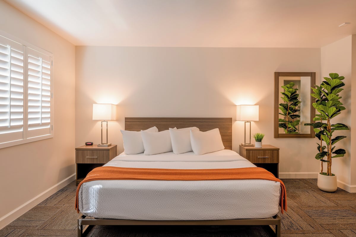 Superior Room, 1 King Bed