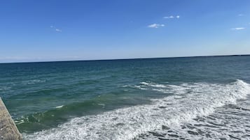 靠近海滩