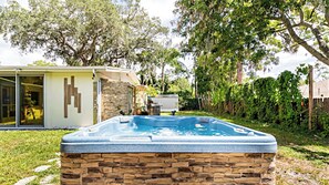 Outdoor spabad