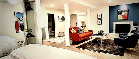 1 habitación, tabla de planchar con plancha, wifi y ropa de cama