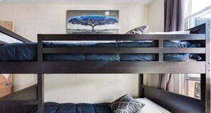 2 bedrooms, in-room safe, desk, iron/ironing board