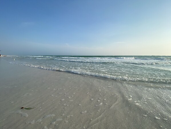 Beach nearby, sun-loungers, beach towels