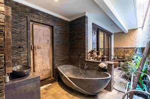 Badewanne, Haartrockner