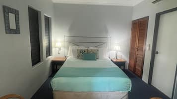 2 bedrooms, travel cot, free WiFi, bed sheets