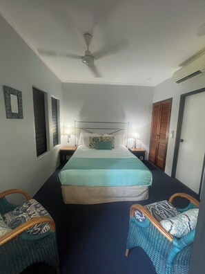 2 bedrooms, travel crib, free WiFi, bed sheets - Port Douglas Beach Unit 2 bedder (Port Douglas)