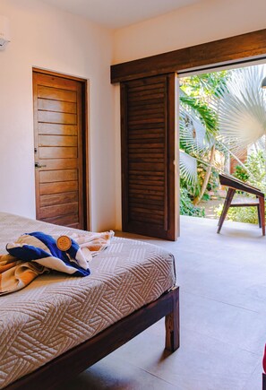 1 bedroom, desk, free WiFi, bed sheets