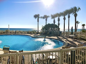 Piscina all'aperto, una piscina riscaldata