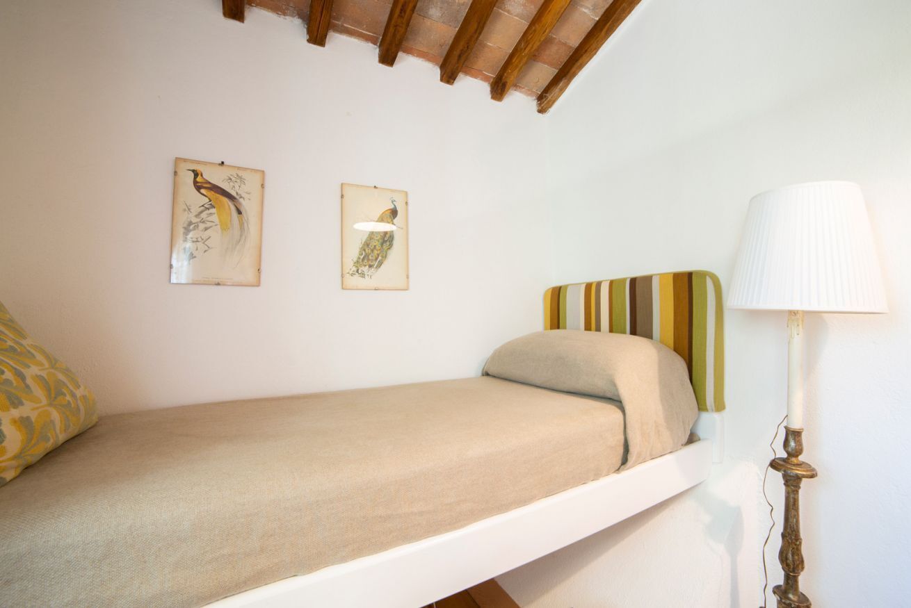 4 Schlafzimmer, Zimmersafe, Schreibtisch, Bügeleisen/Bügelbrett