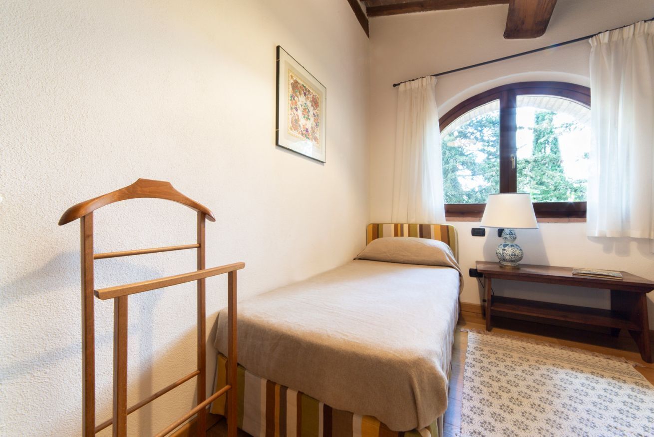 4 Schlafzimmer, Zimmersafe, Schreibtisch, Bügeleisen/Bügelbrett
