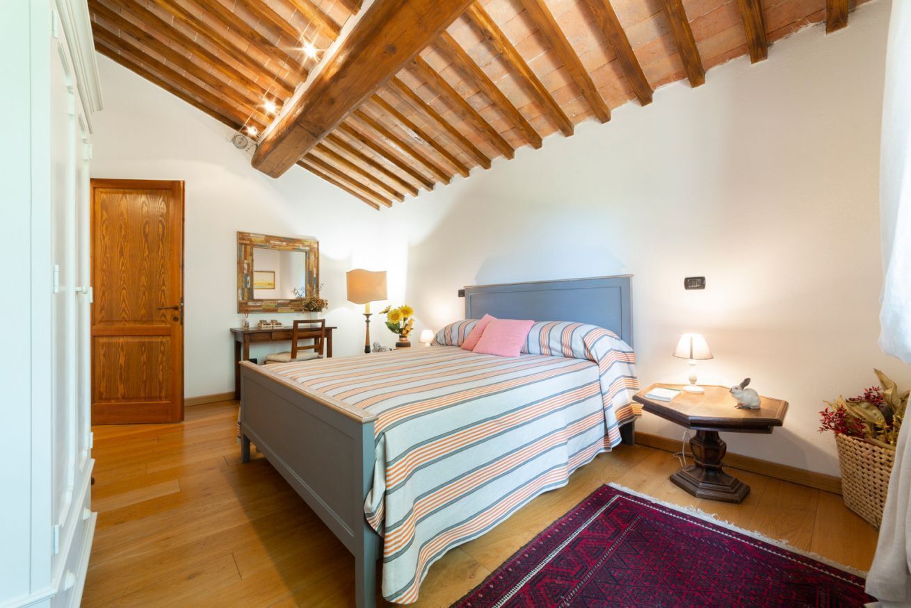 4 Schlafzimmer, Zimmersafe, Schreibtisch, Bügeleisen/Bügelbrett