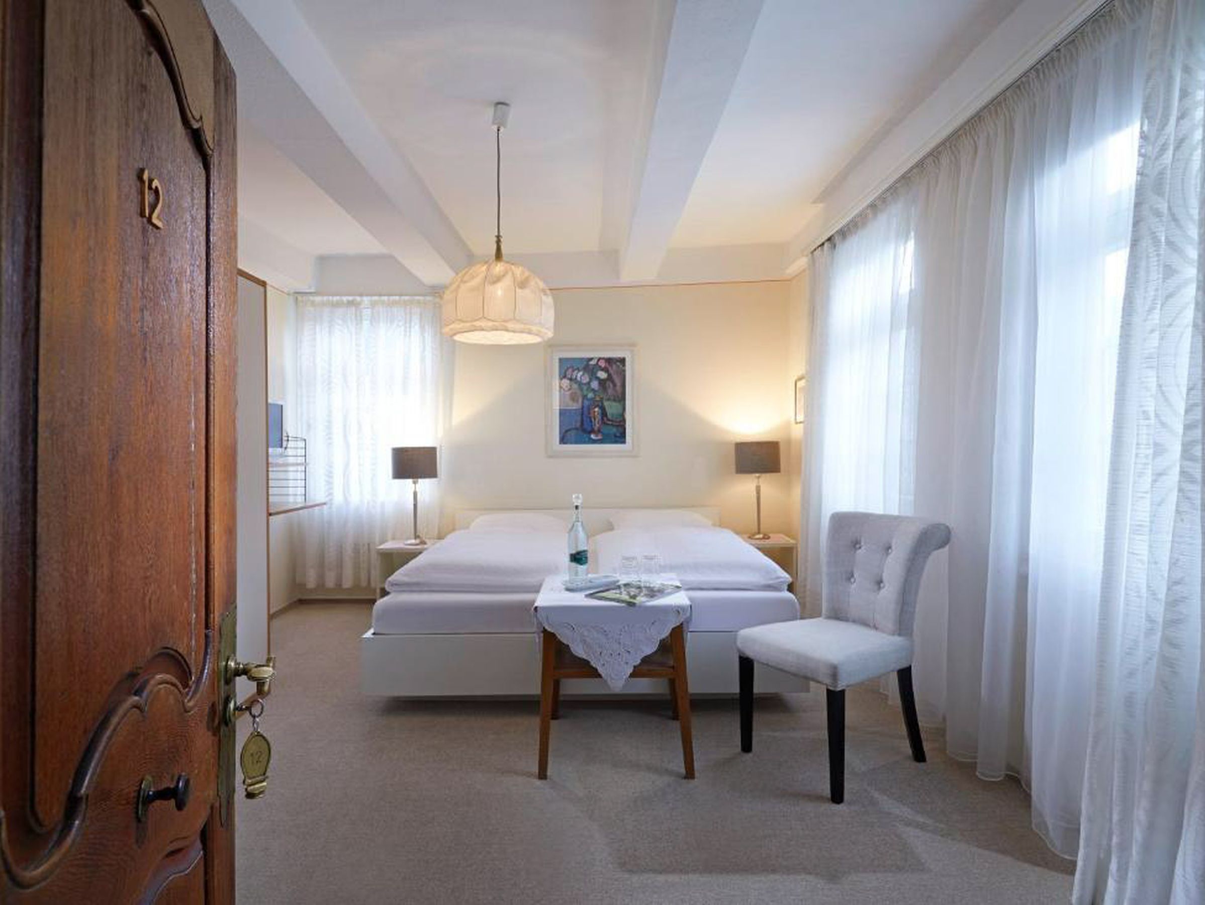 Doppelzimmer mit Badezimmer, Garten/Stadtblick