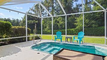 Bañera de hidromasaje al aire libre