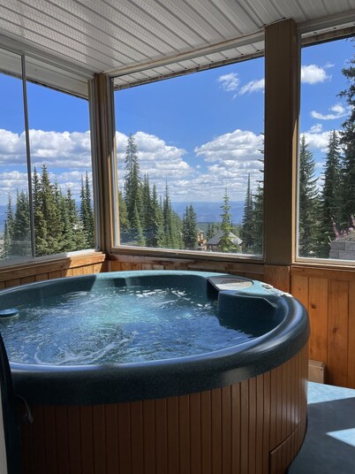 Ski in/ski out chalet. Mountain + valley views. Close to village.