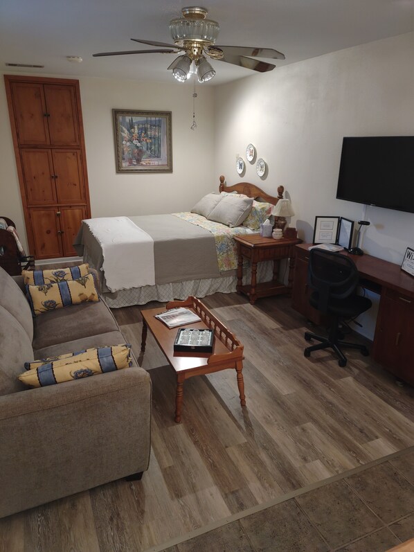 2 bedrooms, iron/ironing board, WiFi, bed sheets