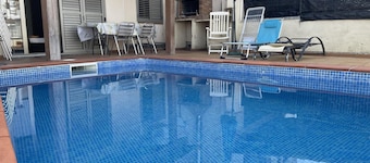 Casa de 4 habitaciones, 2 baños, piscina privada, amarre, wifi