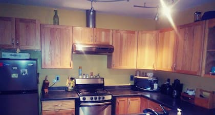 Warm comfortable retreat in the woods, but close to Island attractions