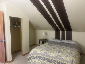 1 bedroom, desk, iron/ironing board, free WiFi - Comfortable retreat in the woods, but close to Island attractions (Mount Desert)