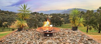 Lakeview Lodge - Executive family accommodation close to Lake Eildon.