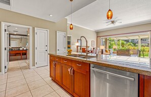 Interior - Maui Resort Rentals: Honua Kai - 4 Total Bedrooms, Ground Floor Interior Courtyard, Steps to Pools, Beach, BBQs! (Lahaina)