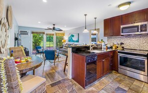 コンドミニアム 2 ベッドルーム | 専用キッチン | 冷蔵庫、オーブン、コーヒー / ティーメーカー、トースター