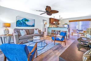 Condo, 2 Bedrooms | Living room | Smart TV