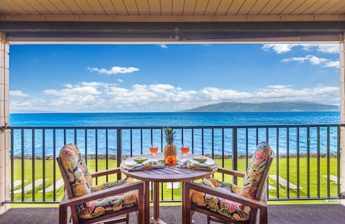 Kaleialoha 209 1 Bedroom Condo by RedAwning