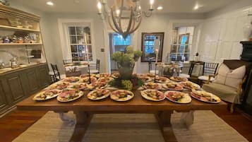 House, 2 Bedrooms | Dining