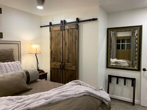 House, 2 Bedrooms | 2 bedrooms, laptop workspace, iron/ironing board, free WiFi - Five-star Historic Boyd Harvey Carriage House 2 Bedroom Home by RedAwning (Knoxville)